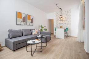 2 Wonderful Suites with Sea View - Memories Suites